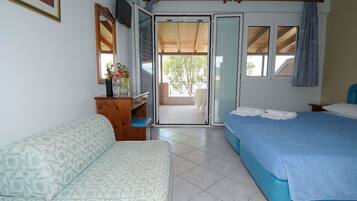 Egyptian cotton sheets, premium bedding, desk, soundproofing