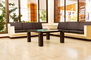 Lobby sitting area - Hotel Ilhasul (Florianópolis)