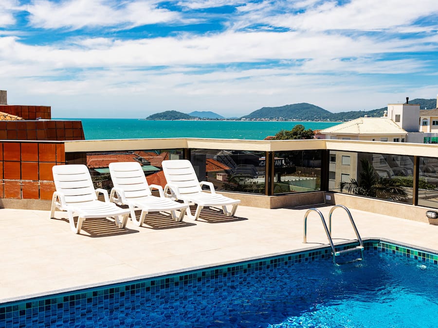 2 piscinas al aire libre, sillones reclinables de piscina