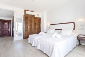 In-room safe, desk, rollaway beds, free WiFi - Anchorage (Ibiza Town)