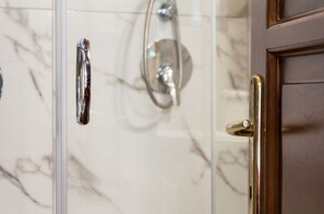 Executive-suite - 2 soveværelser | Badeværelse | Gratis toiletartikler, hårtørrer, håndklæder