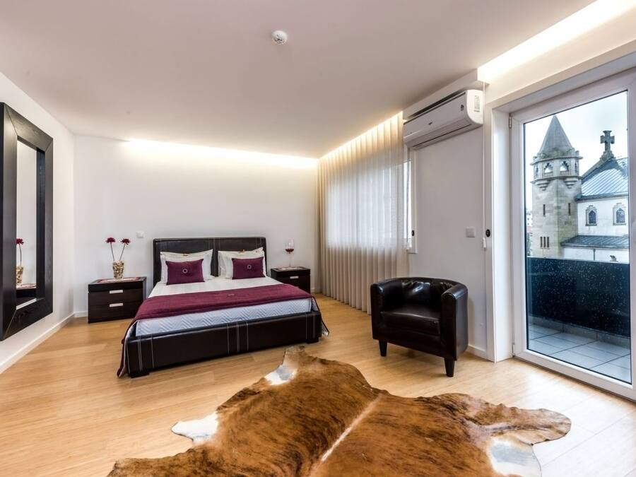 Laptop workspace, free cribs/infant beds, rollaway beds, free WiFi