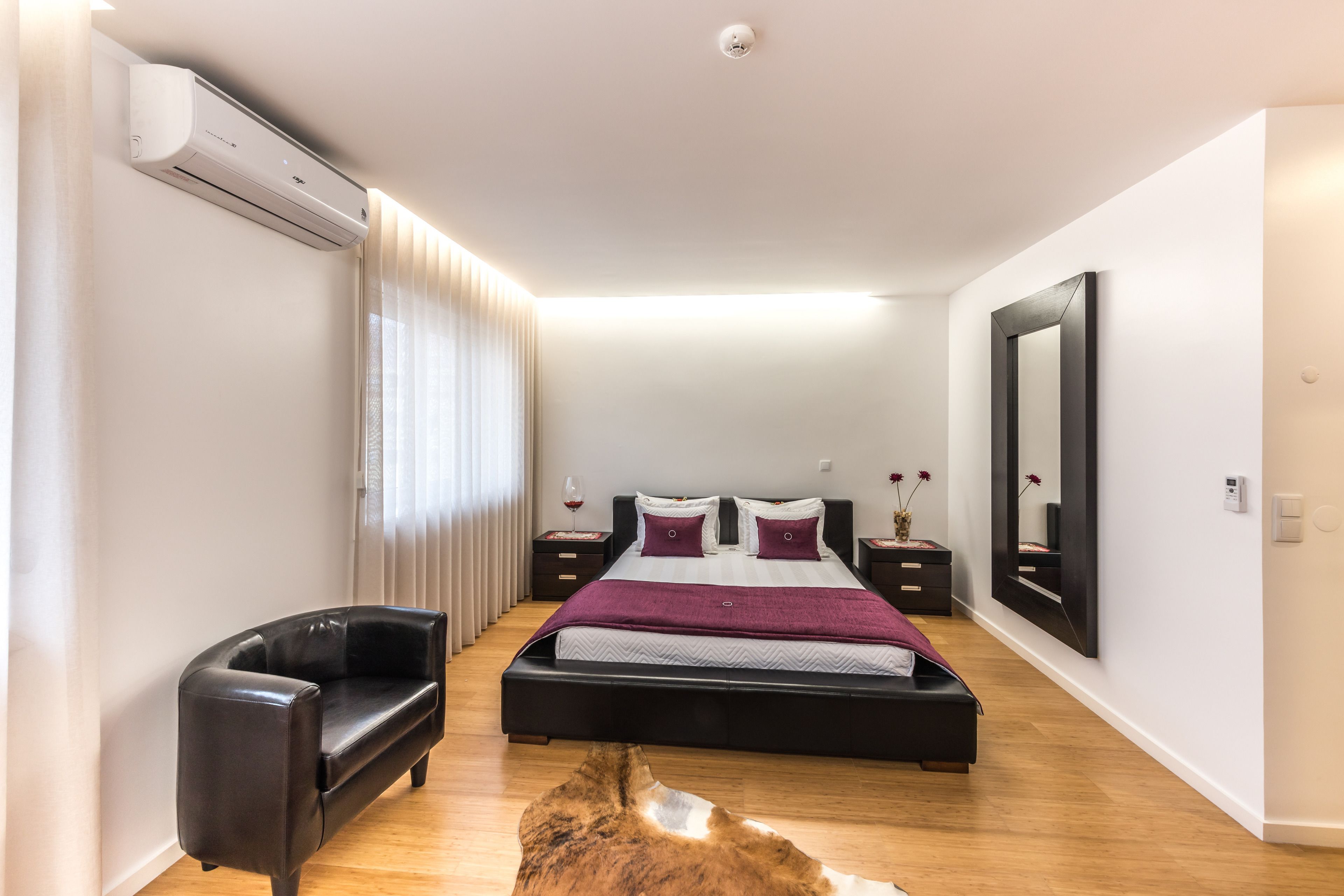 studio (double) | laptop workspace, free cots/infant beds, rollaway beds, free wifi