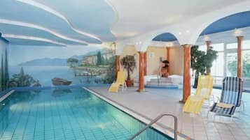 Indendørs pool