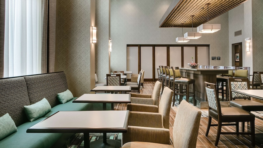 Hampton Inn & Suites Mason City