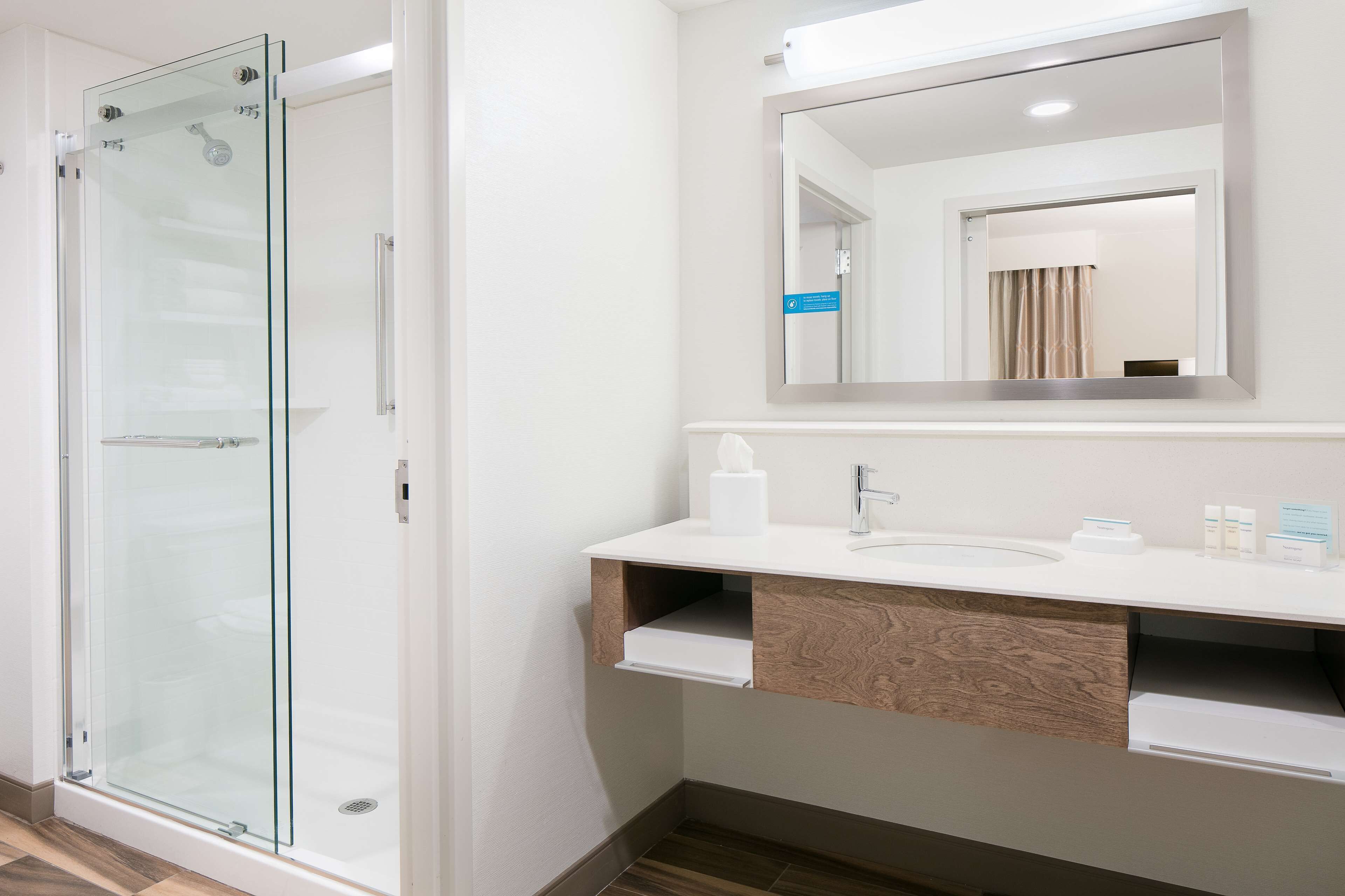 minibar, in-room safe, desk, iron/ironing board