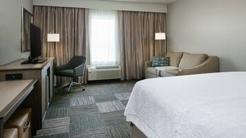 Minibar, in-room safe, desk, iron/ironing board