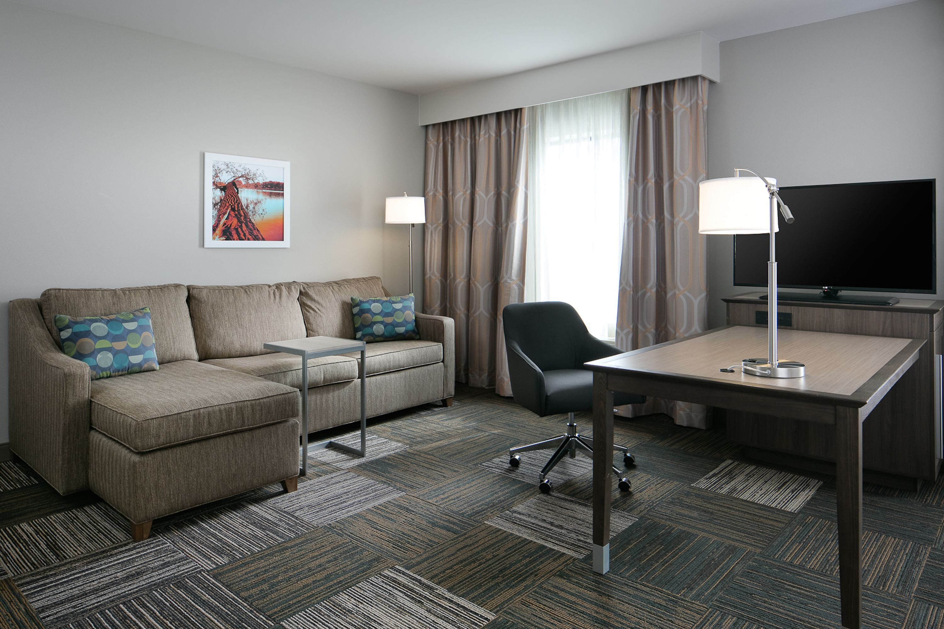 flat-screen tv, pay films