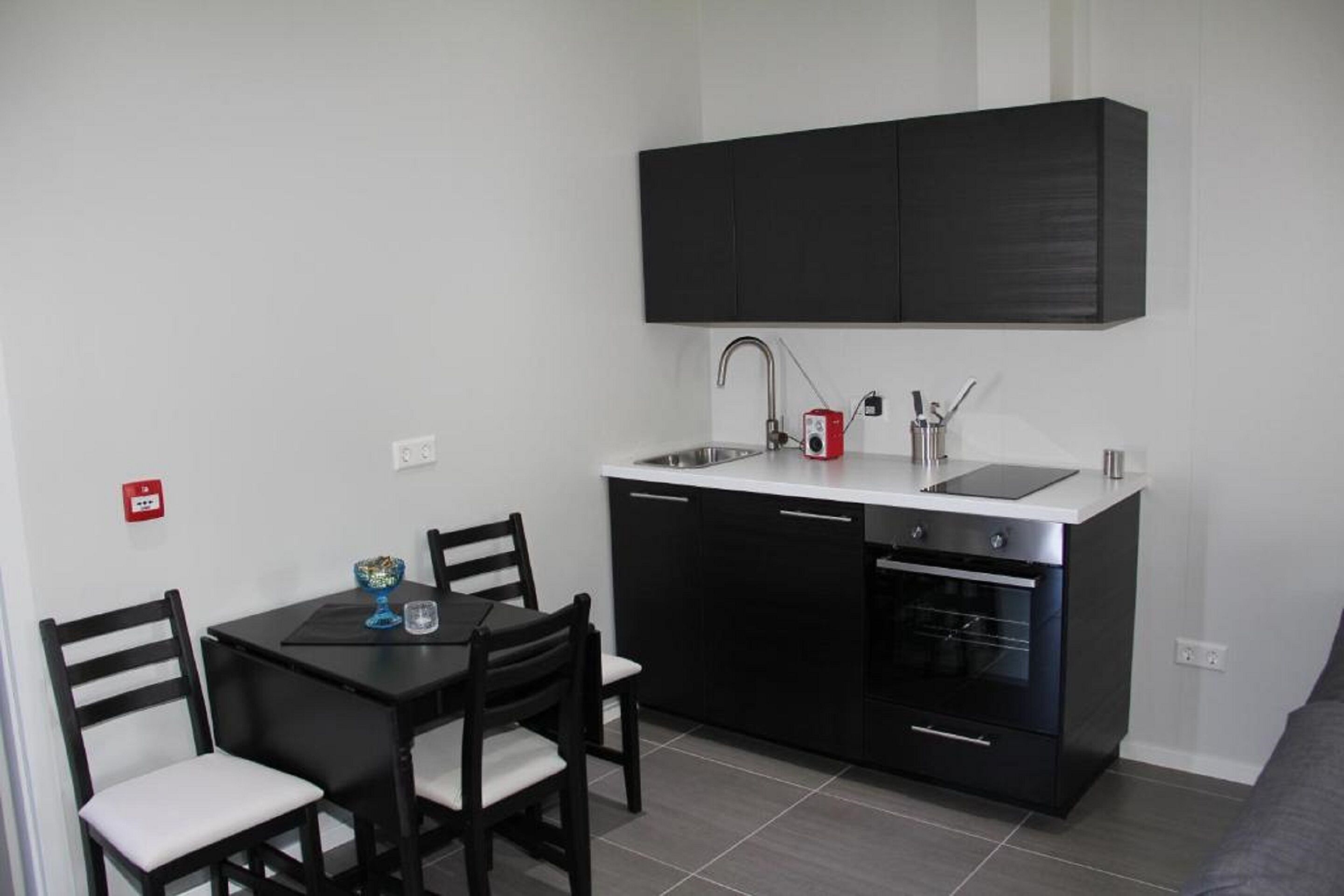 family studio | private kitchen