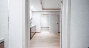 Habitación tradicional, habitaciones conectadas, vista al océano | Cortinas blackout, insonorización y wifi gratis 