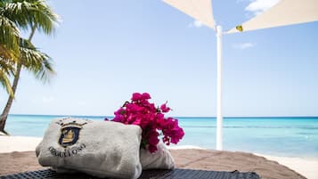 Deluxe Private Beach | Blackout curtains, free WiFi, bed sheets