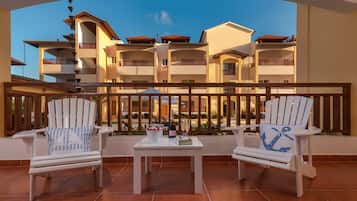 Standard One Bedroom & One Bathroom | Balcony