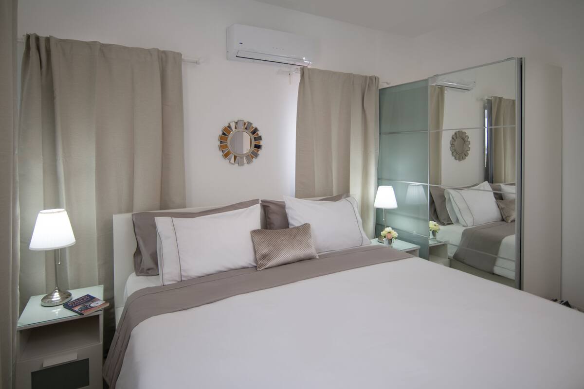 Suite, 1 Bedroom | Blackout drapes, WiFi (free), bed sheets