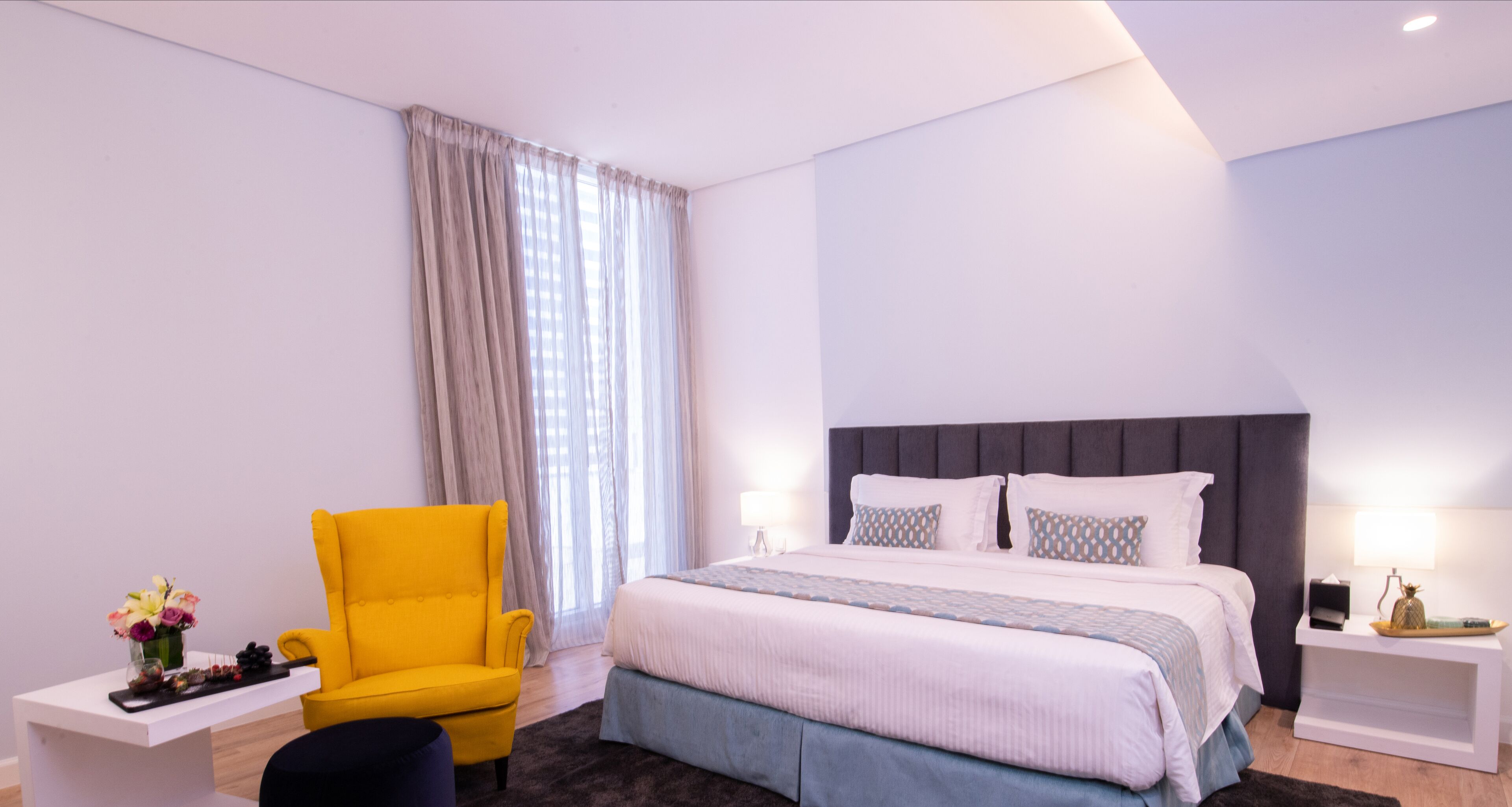 Minibar, värdeförvaringsskåp på rummet, skrivbord och ljudisolering