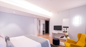 Minibar, in-room safe, desk, soundproofing