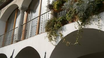Traditional Apartment, 3 Bedrooms (Pergola, Cleaning fee CHF 150) | Balcony