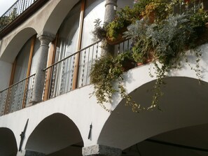 Traditional Apartment, 3 Bedrooms (Pergola, Cleaning fee CHF 150) | Balcony