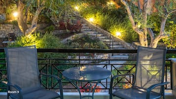 Standard Triple Room, Balcony, Courtyard View (9) | Balcony