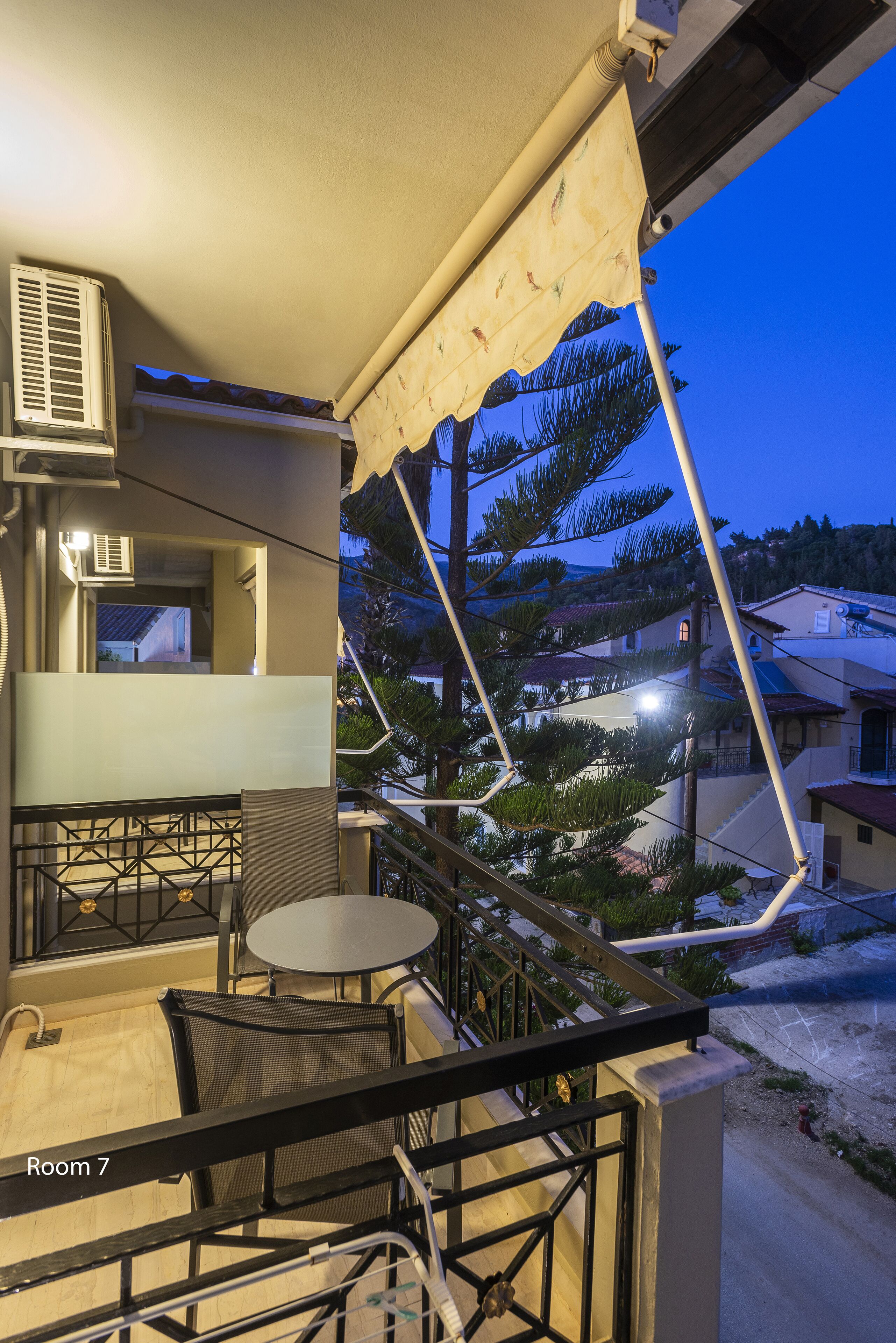 Standard Triple Room, Balcony, Hill View (7) | Balcony