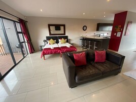 防过敏的被褥、特色装修、特色家居、办公桌