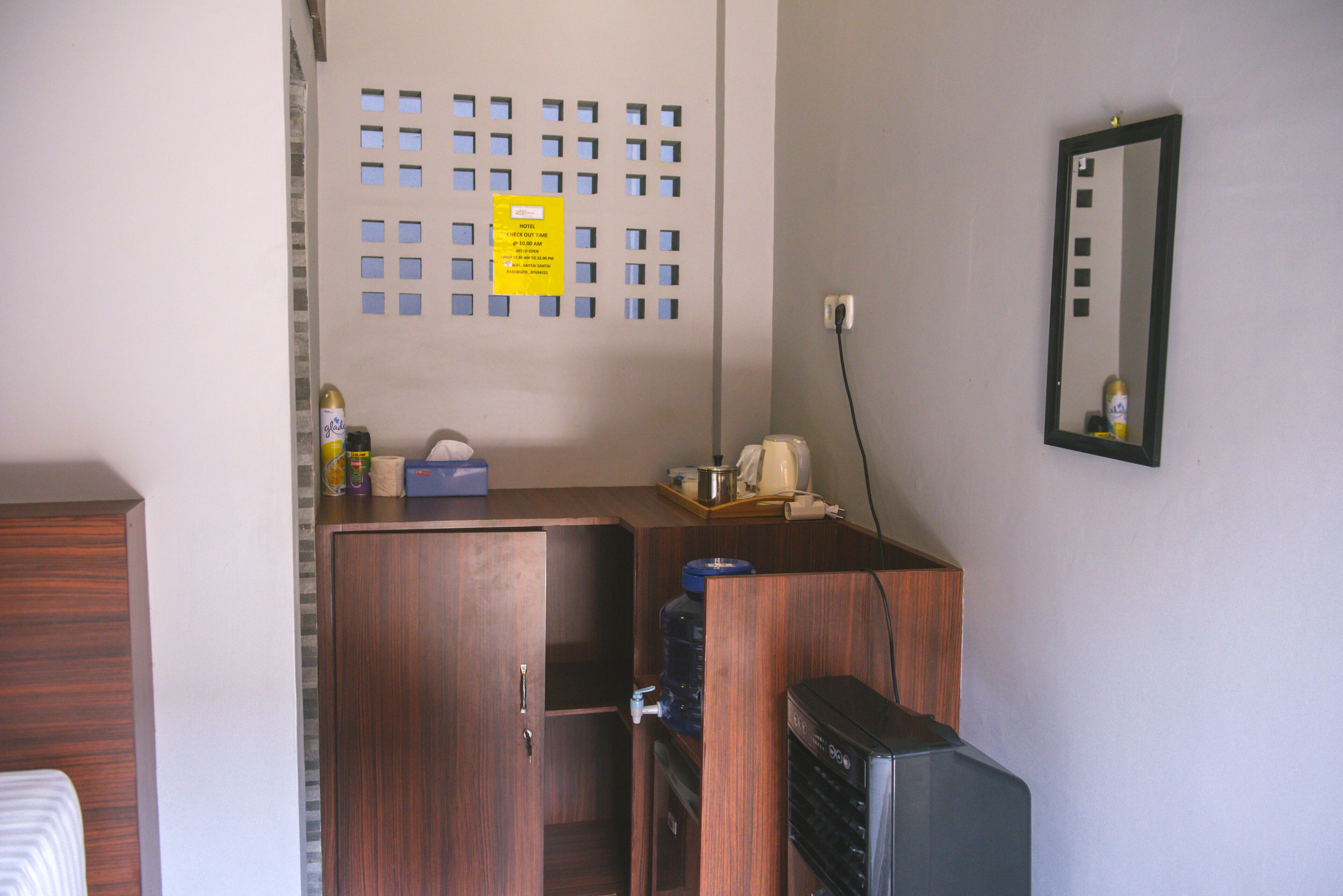 economy rooms | 1 bedroom, in-room safe, free wifi, bed sheets