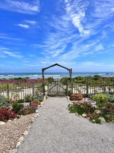 Baywatch Villa Guest House and Self Catering Accommodation