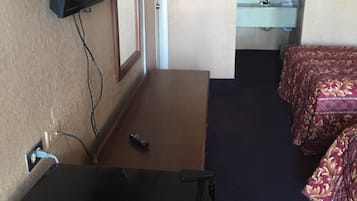 Habitación doble | Escritorio, cunas y camas extra