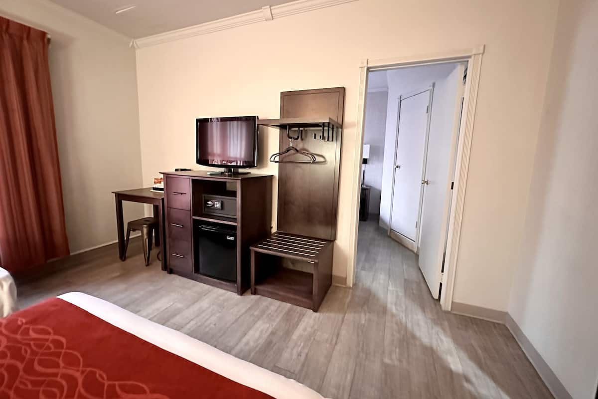 Suite Familiale | Coffres-forts dans les chambres, bureau, rideaux occultants