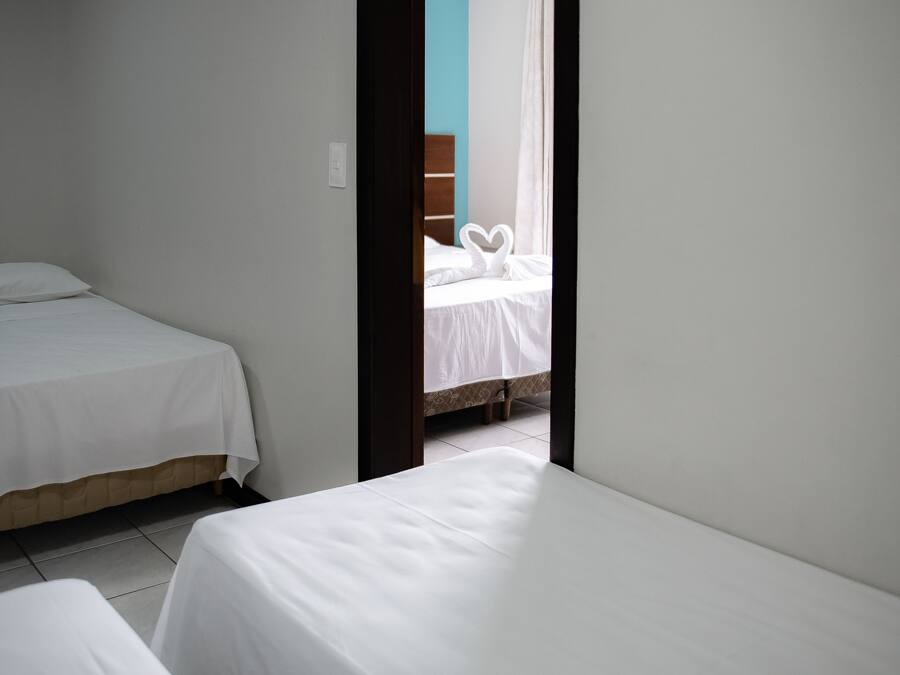 Frigobar, cortinas blackout, Wi-Fi de cortesia