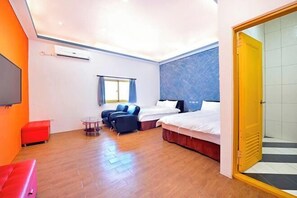 客室ごとに異なる装飾、デスク、WiFi (無料)