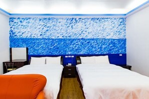 Decoración personalizada, escritorio y wifi gratis 