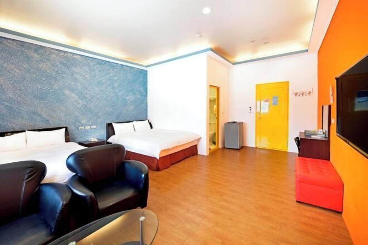 Didekorasi berbeda-beda, meja kerja, dan Wi-Fi gratis