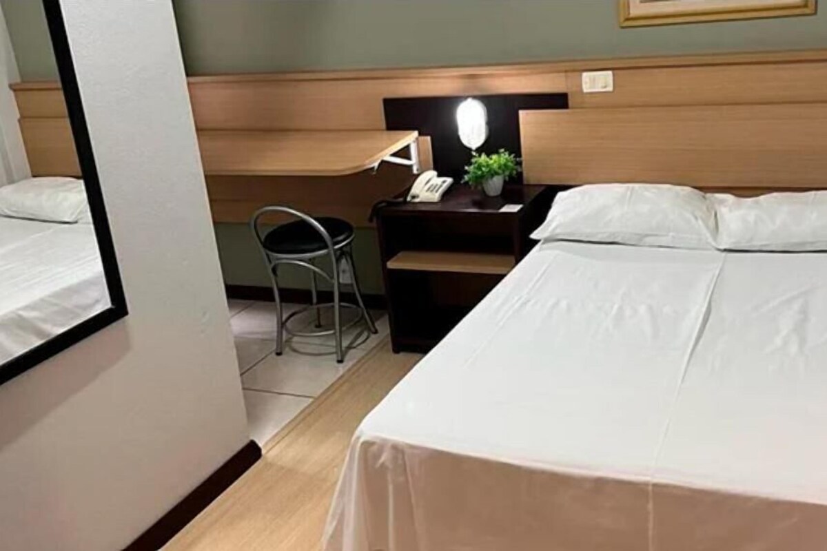 Minibar, safe på rommet, lydisolert og wi-fi (inkludert)