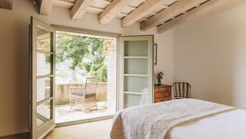 Superior appartement | Luxe beddengoed, een minibar, een kluis op de kamer