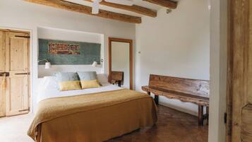 Apartamento superior | Ropa de cama de alta calidad, minibar, caja fuerte