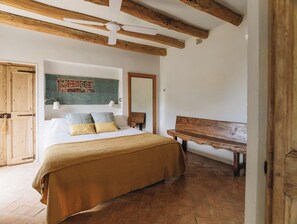 Superior appartement | Luxe beddengoed, een minibar, een kluis op de kamer