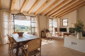 Superior appartement, 2 slaapkamers | Woonkamer | Smart-tv