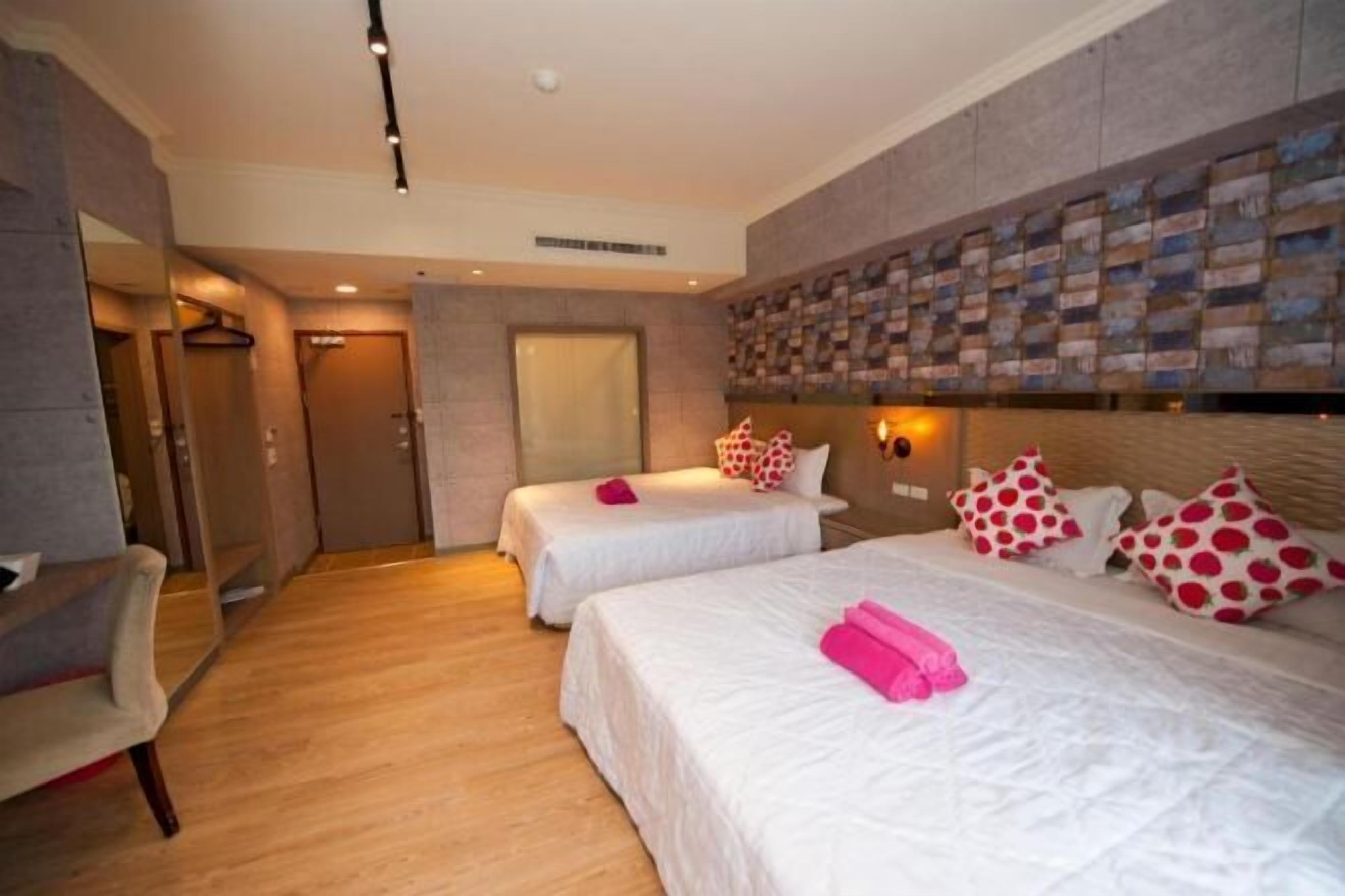 Con stile personalizzato, con arredamento individuale, tende oscuranti