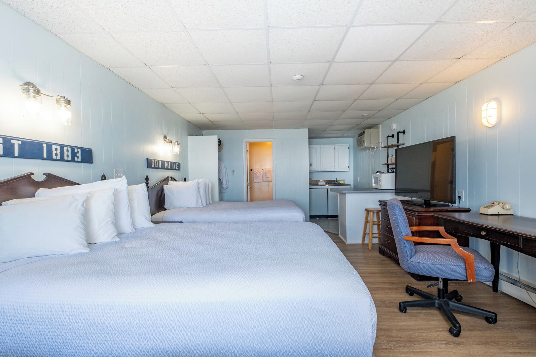 Premier Room, 2 Queen Beds, Non Smoking, Oceanfront | Individually decorated, individually furnished, iron/ironing board