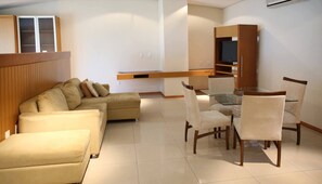 Premium-Suite, Whirlpool | Wohnbereich