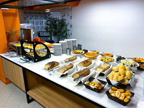 Tägliches inbegriffenes Frühstücksbuffet
