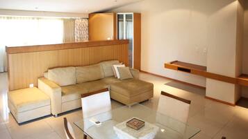 Suite Master, Banheira de hidromassagem | Área de estar | TV LCD 32 polegadas com canais a cabo, TV