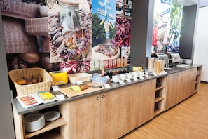 Tägliches inbegriffenes großes Frühstück