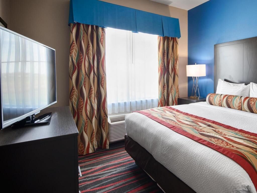 1 bedroom, premium bedding, pillow-top beds, in-room safe