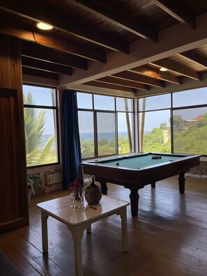 Luxury Apartment, 2 Bedrooms, Sea View, Sea Facing | Living area | Foosball, table tennis