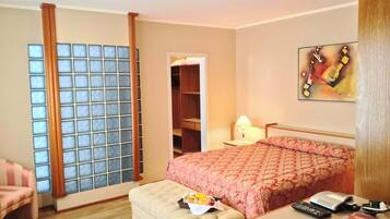 Suite monolocale Superior | Minibar, una cassaforte in camera, con stile personalizzato