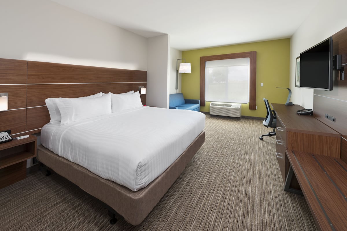 1 bedroom, in-room safe, desk, laptop workspace