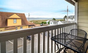 Chambre Deluxe, 2 grands lits, vue partielle sur l'océan (Partial Ocean View Two Queens 3rd Fl) | Vue sur la plage/l’océan