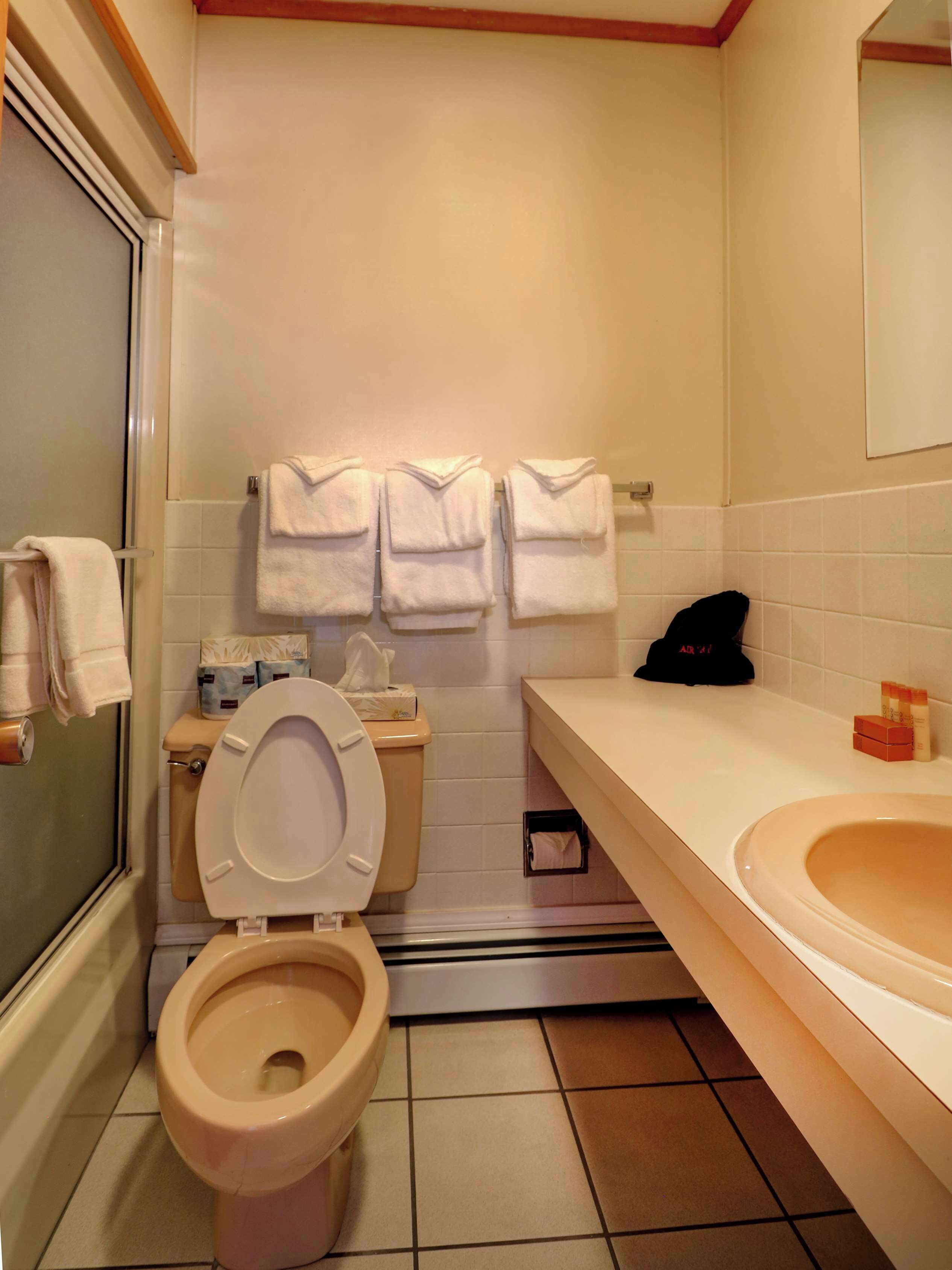 premier room, 2 queen beds, ocean view (ocean view two queens, 3rd floor) | bathroom | combined shower/bathtub, free toiletries, hair dryer, towels