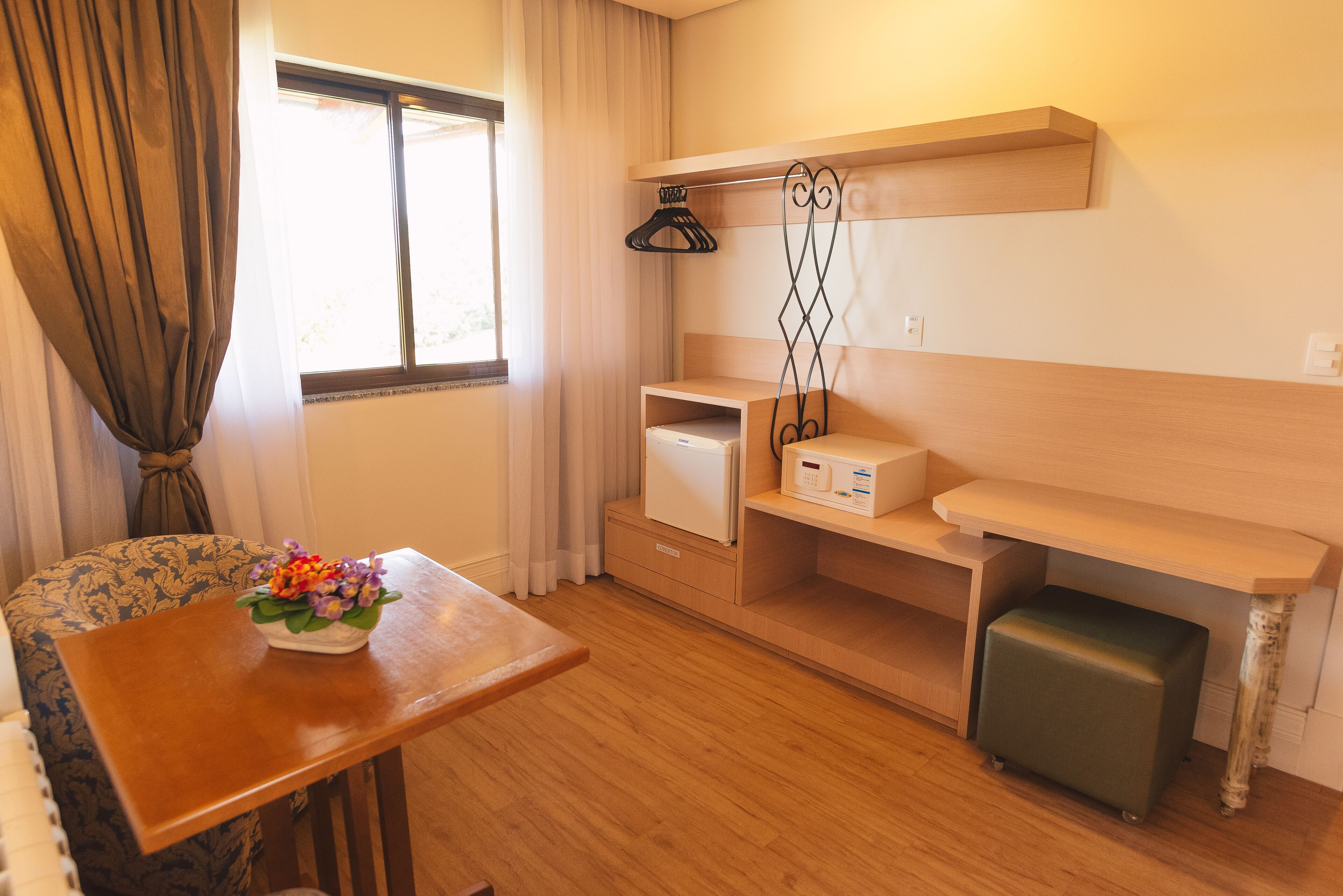family quadruple room | 1 bedroom, minibar, in-room safe, desk